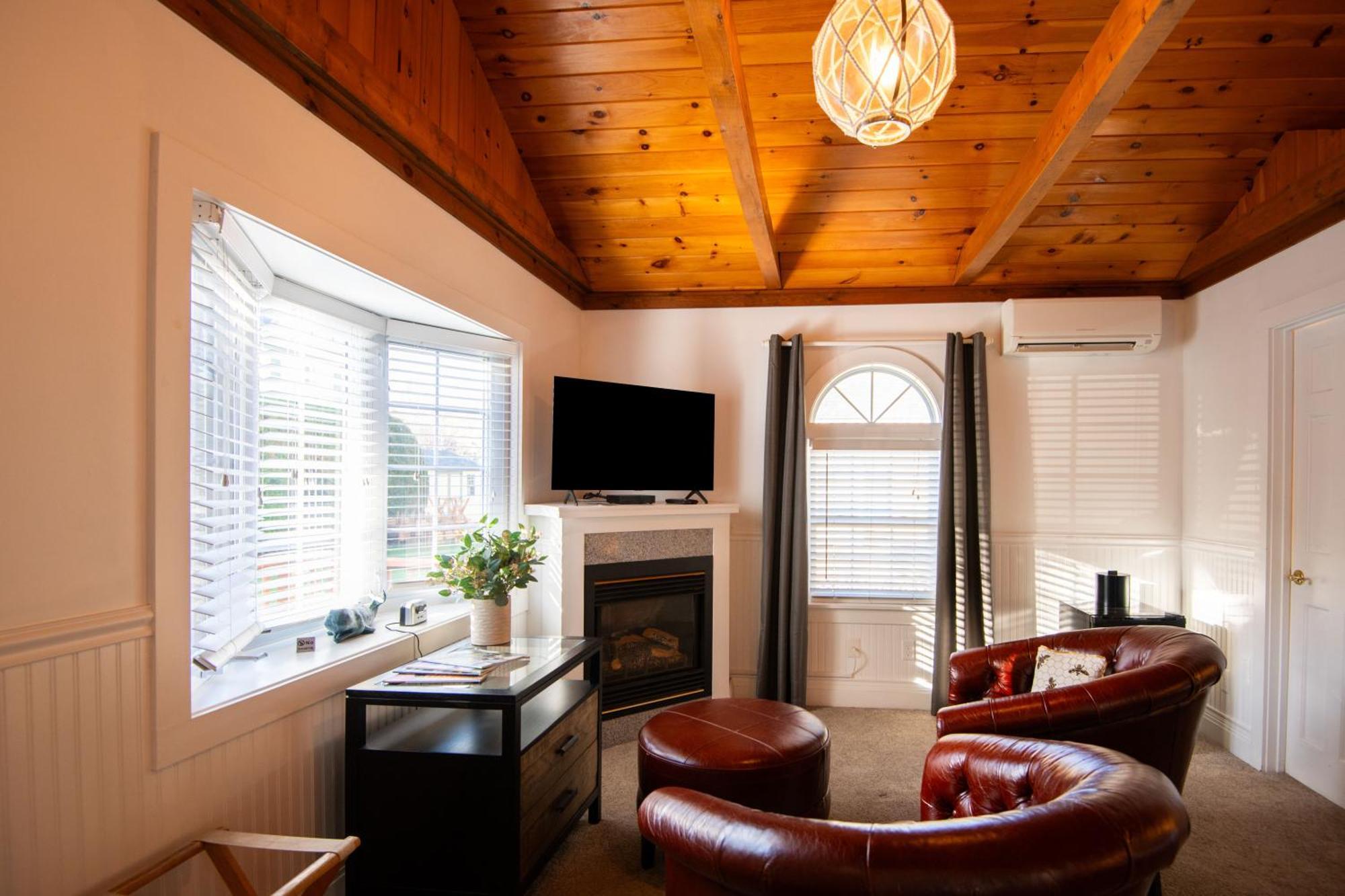 בר הרבור Sand Bar Cottage Inn מראה חיצוני תמונה